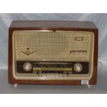 Grundig Radio 2028, Funktion nicht geprüft, H 32 cm, B 46 cm, T 22 cm, Alters- und Gebrauchsspuren