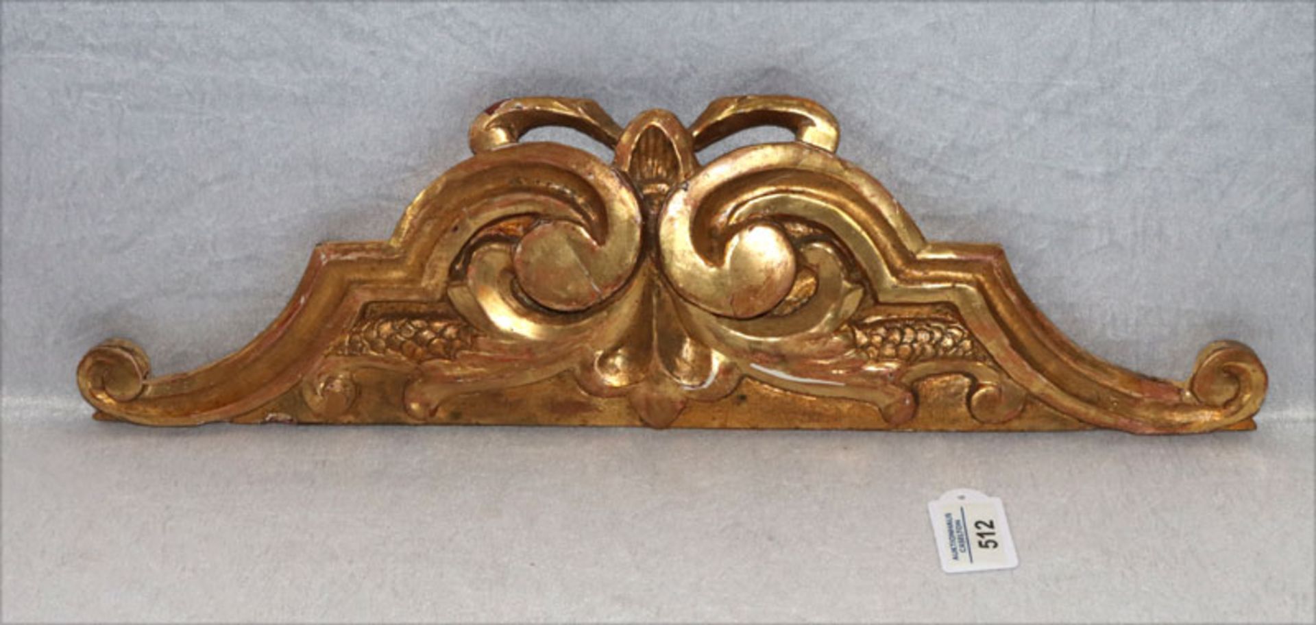 Holzrelief/Supraporta, gold gefaßt, Fassung beschädigt, H 15 cm, B 53 cm, Altersspuren