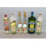 Konvolut von Alkoholica: Becherovka, Obstler, Williamsbirne, Grassl Bergfeuer u. a