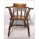 Holz Stuhl, gedrechselte Lehne und Beine, dunkel gebeizt, H 80 cm, B 68 cm, T 40 cm,