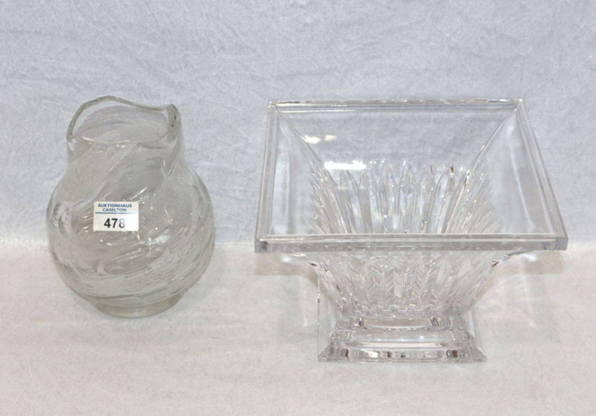 Glas-Vase mit Schliffdekor, H 18 cm, D 14 cm, und eckige Glasschale, H 16 cm, 24 cm x 23 cm