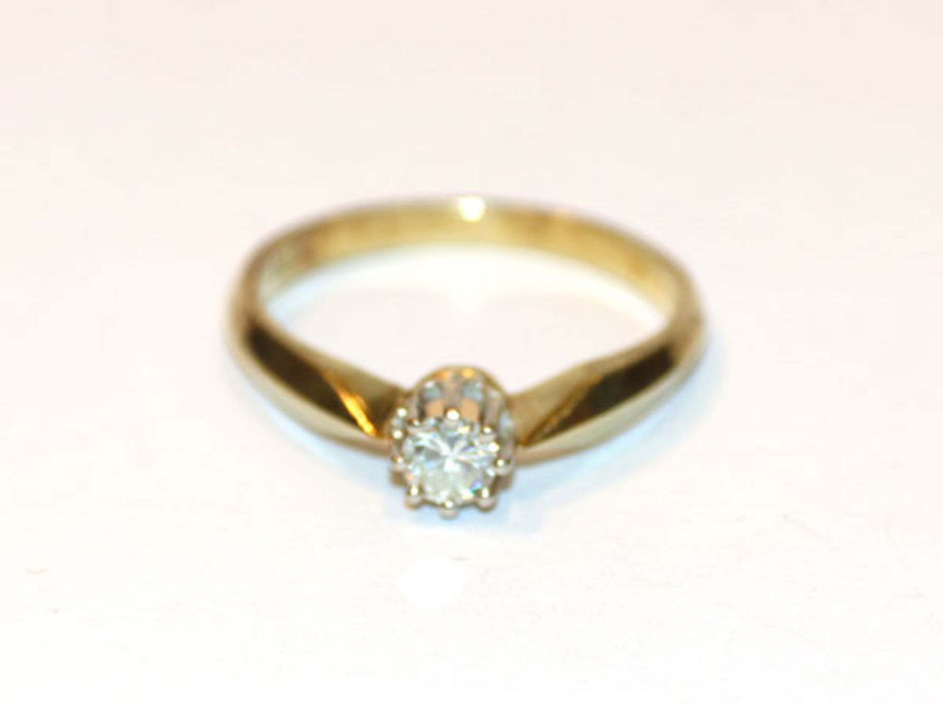 14 k Gelbgold Ring mit in Weißgold gefaßten Diamanten, ca. 0,20 ct., Gr. 55
