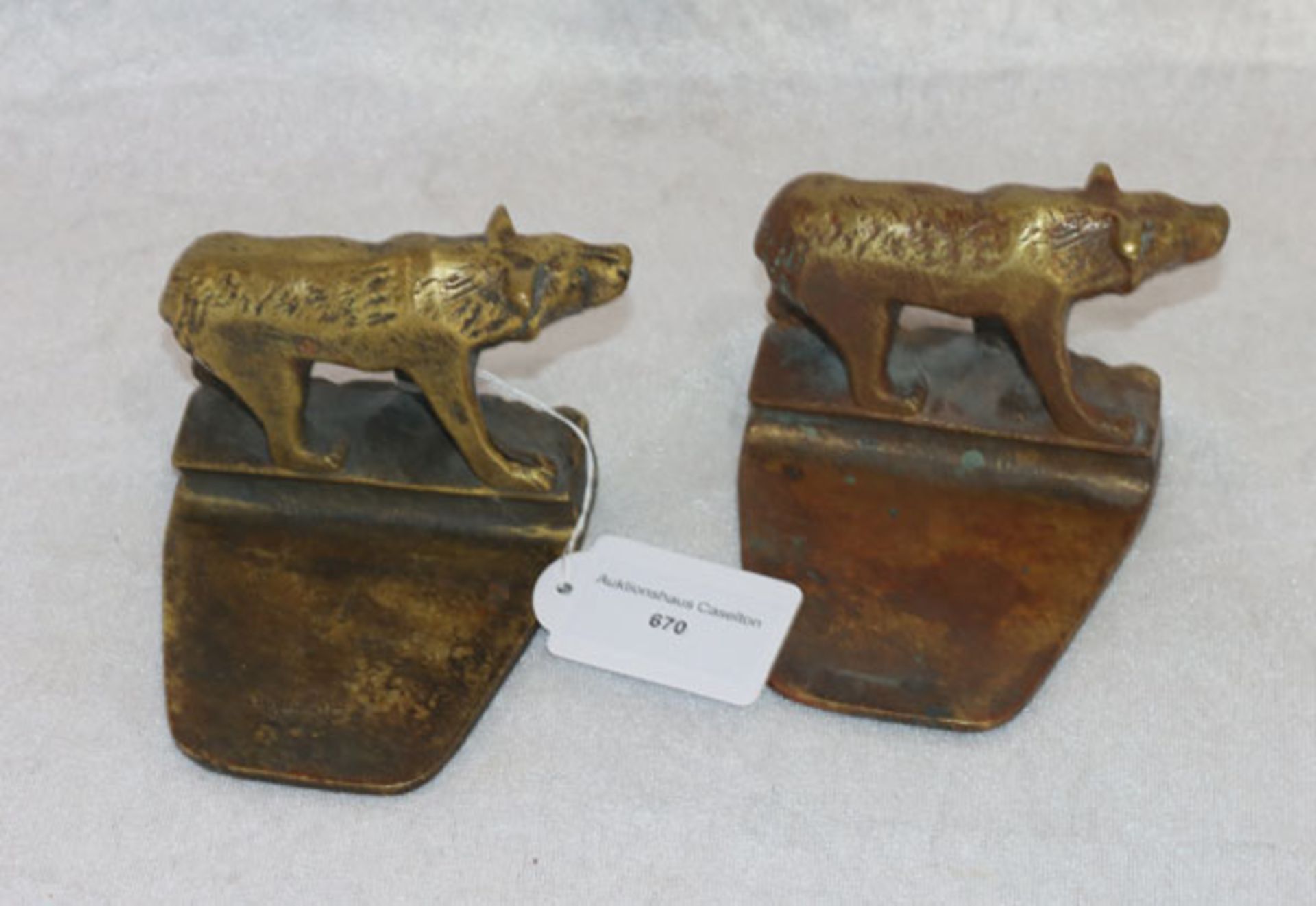 Paar Bronze Buchstützen in Form von Braunbären, gemarkt art brass co., H 7,5 cm, B 10 cm, T 10 cm,