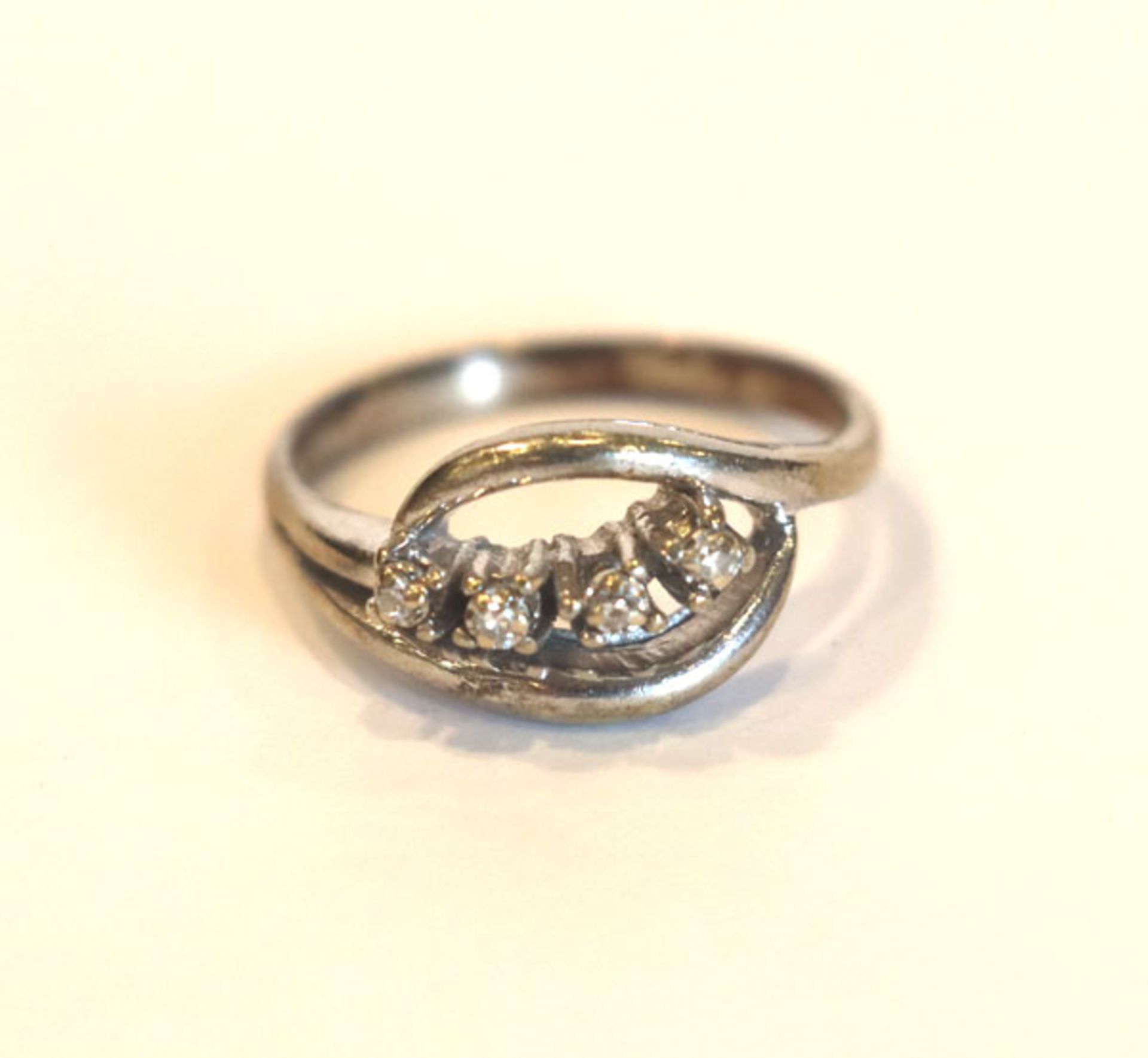 8 k Weißgold Ring mit 4 Diamanten, Gr. 54, 3,1 gr.