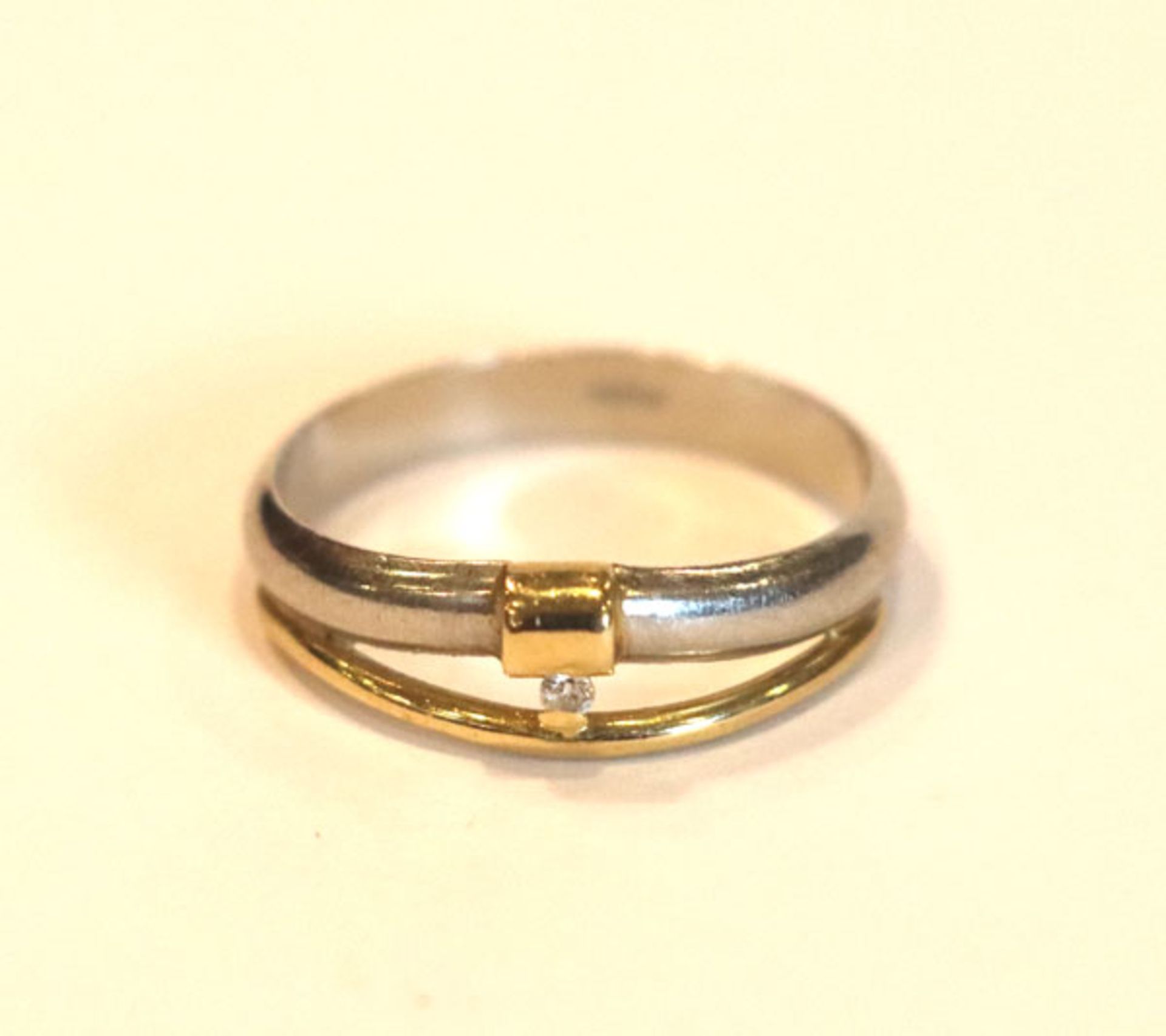 18 k Gelbgold/Platin Ring mit Diamant, 3,5 gr., Gr. 53