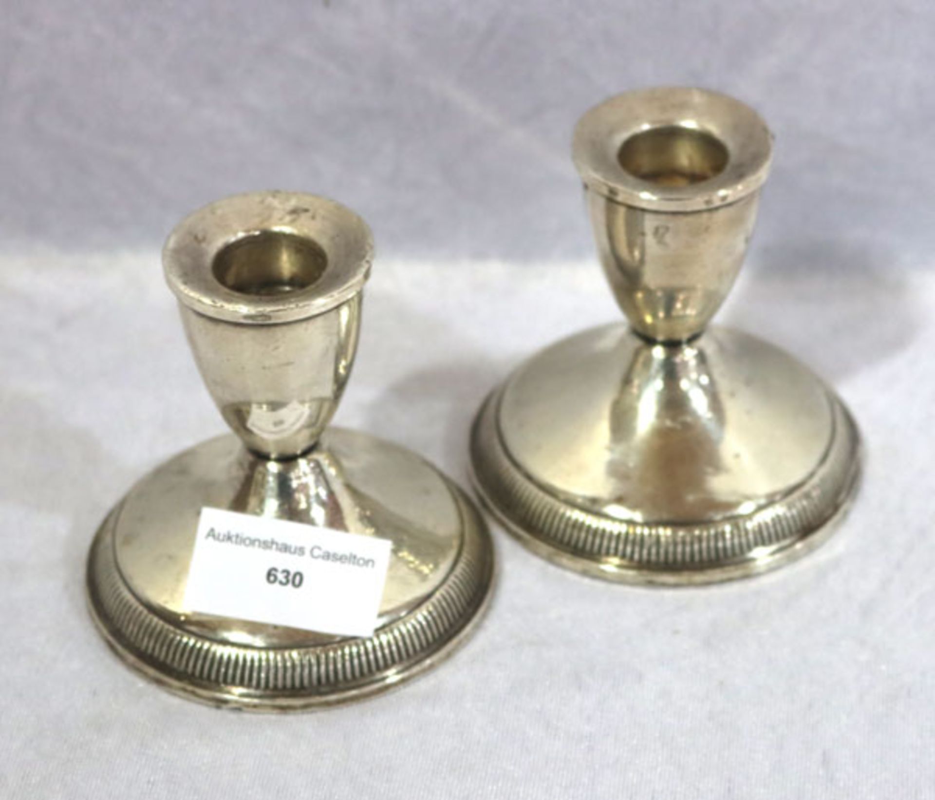 Paar Silberleuchter auf rundem Stand, 925 Silber, gefüllt, H 9 cm, D 8,5 cm, Gebrauchsspuren
