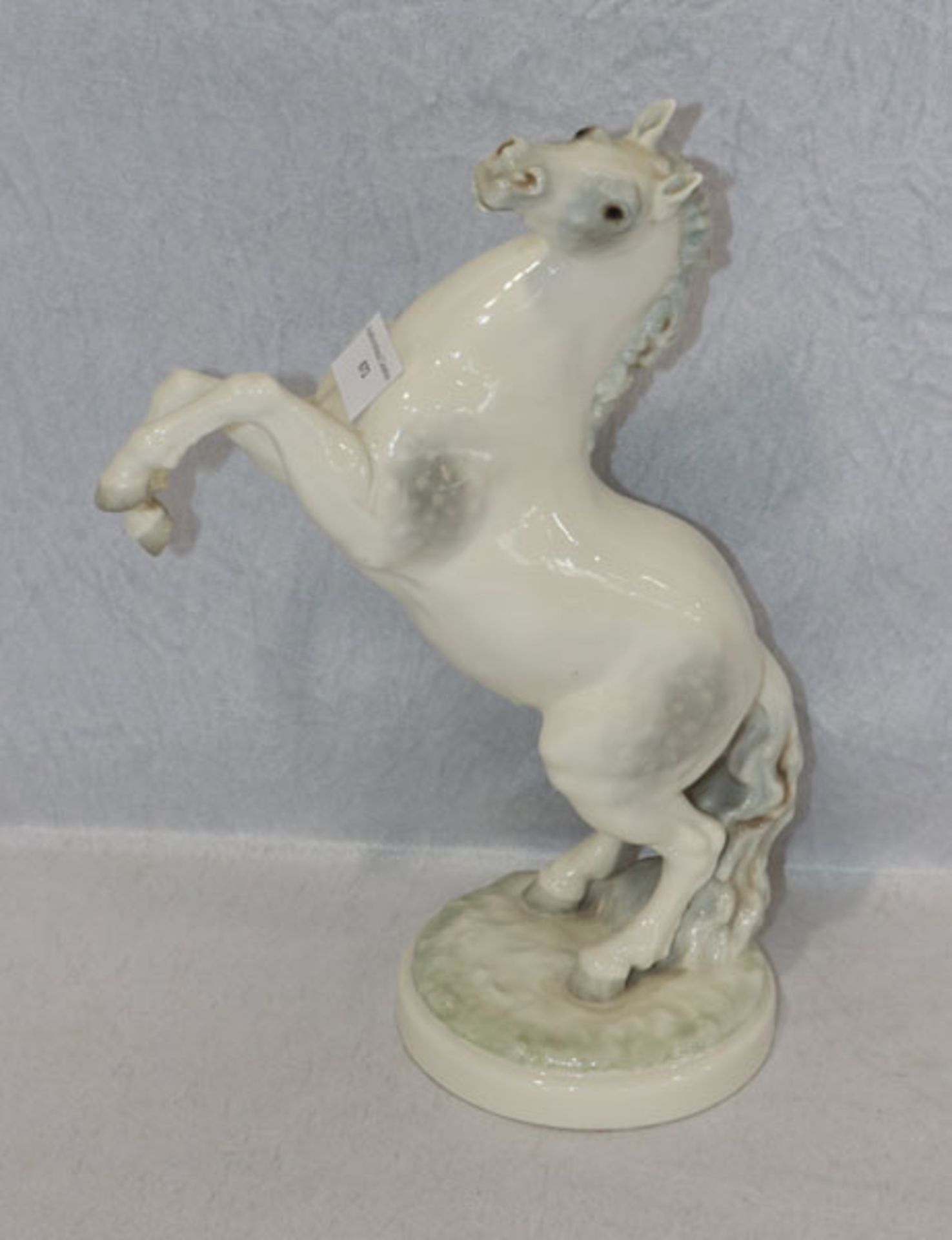 Hutschenreuther Porzellanskulptur 'Steigendes Pferd', farbig staffiert, Modellentwurf Karl Tutter, *