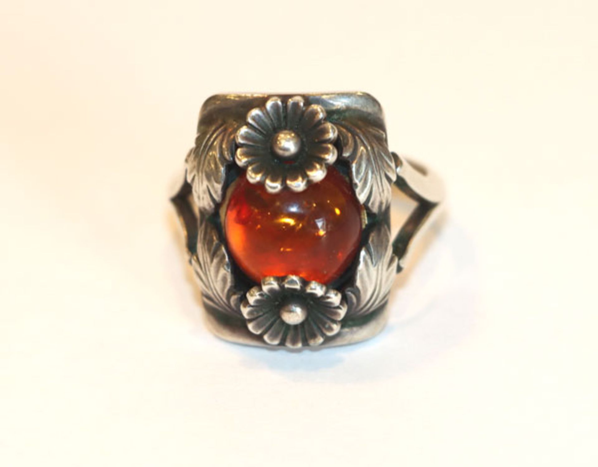 Sterlingsilber Ring mit Bernsteinen in floraler Fassung, gemarkt N. E. (Nils Eric )From, Danmark,