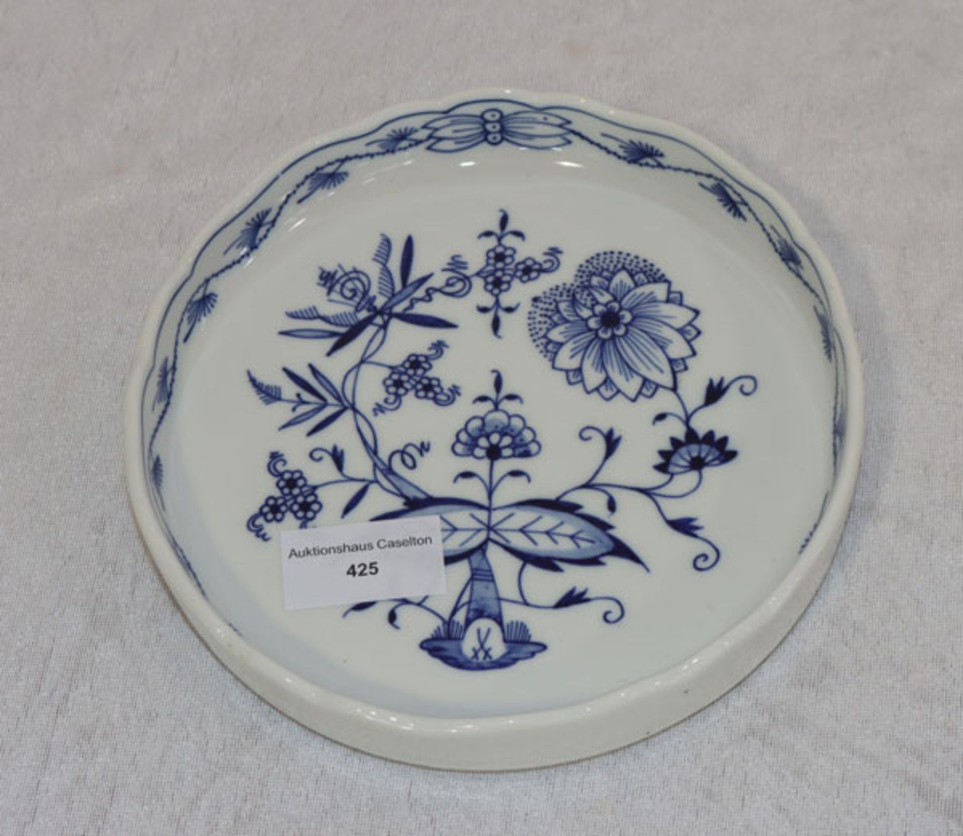 Meissen Porzellanschale mit Zweibelmusterdekor, II. Wahl, H 3 cm, D 17 cm