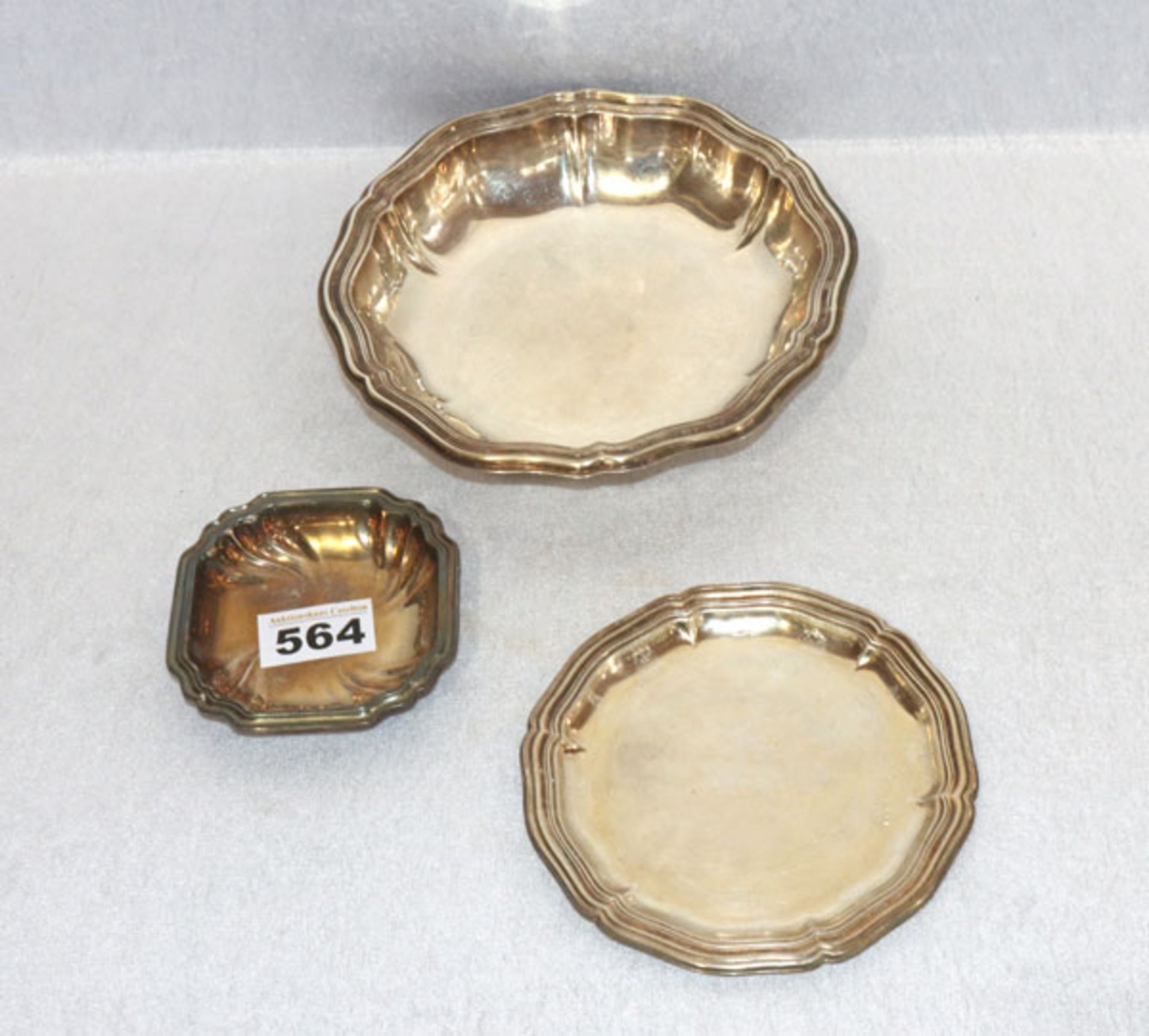 Konvolut von 3 Silber Schälchen in verschiedenen Größen und Formen, 835/925 Silber, zus. 269 gr.,