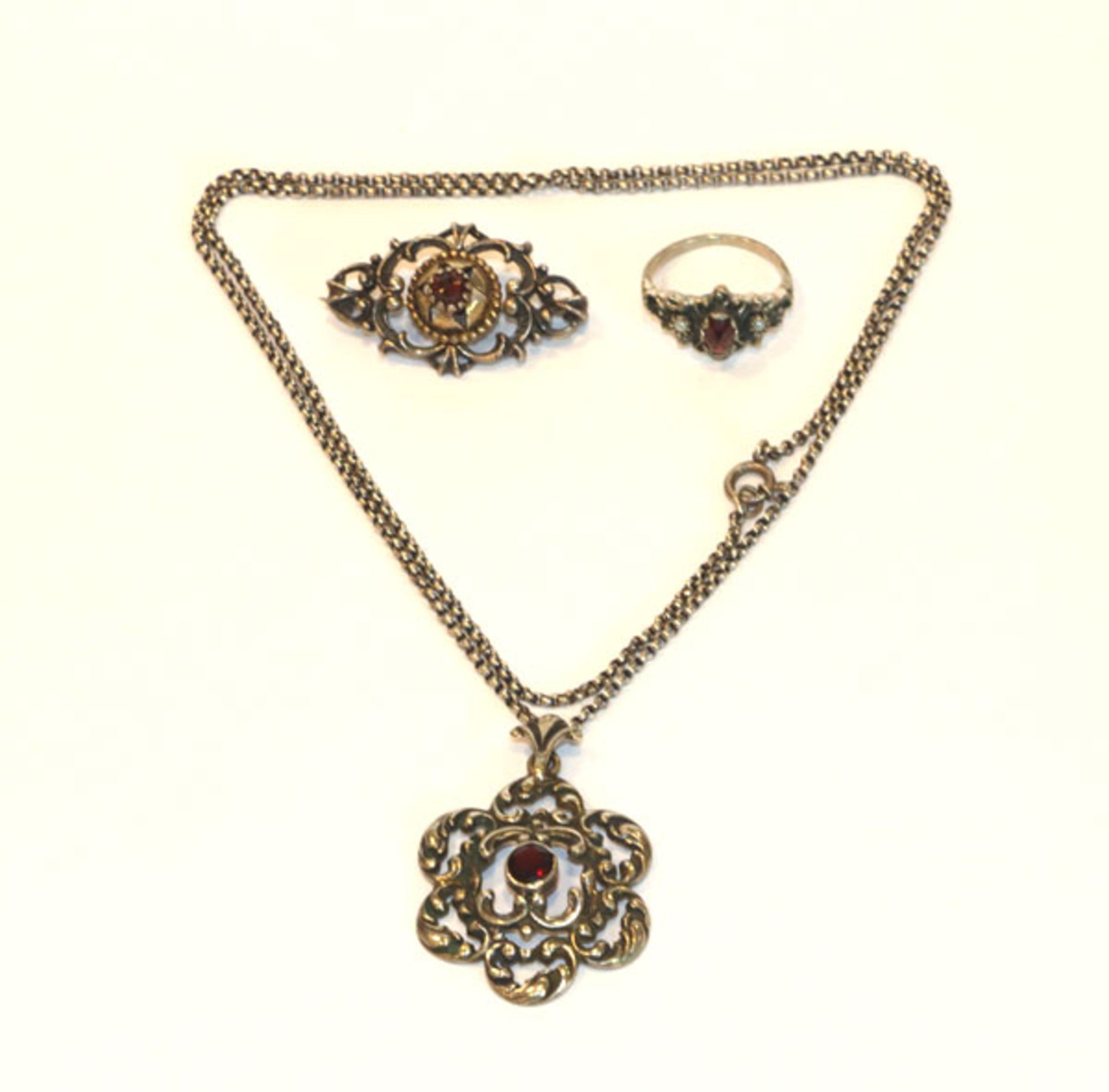 Silber Trachten-Schmuckset: Kette mit Anhänger, 60 cm, Brosche, B 3,5 cm, und Ring, Gr. 53 cm, teils