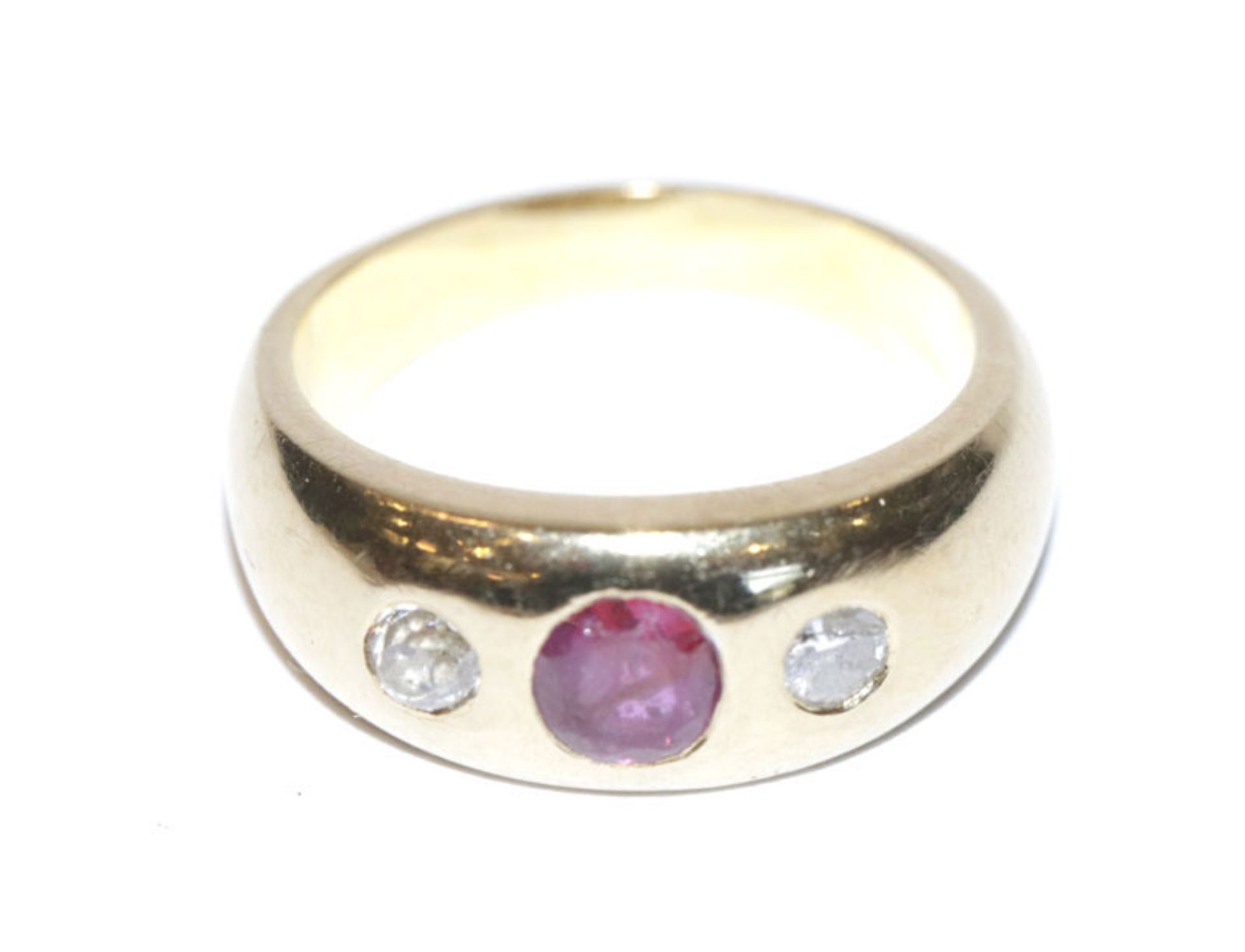 14 k Gelbgold Bandring mit Rubin und 2 Diamanten, 5,7 gr., Gr. 47