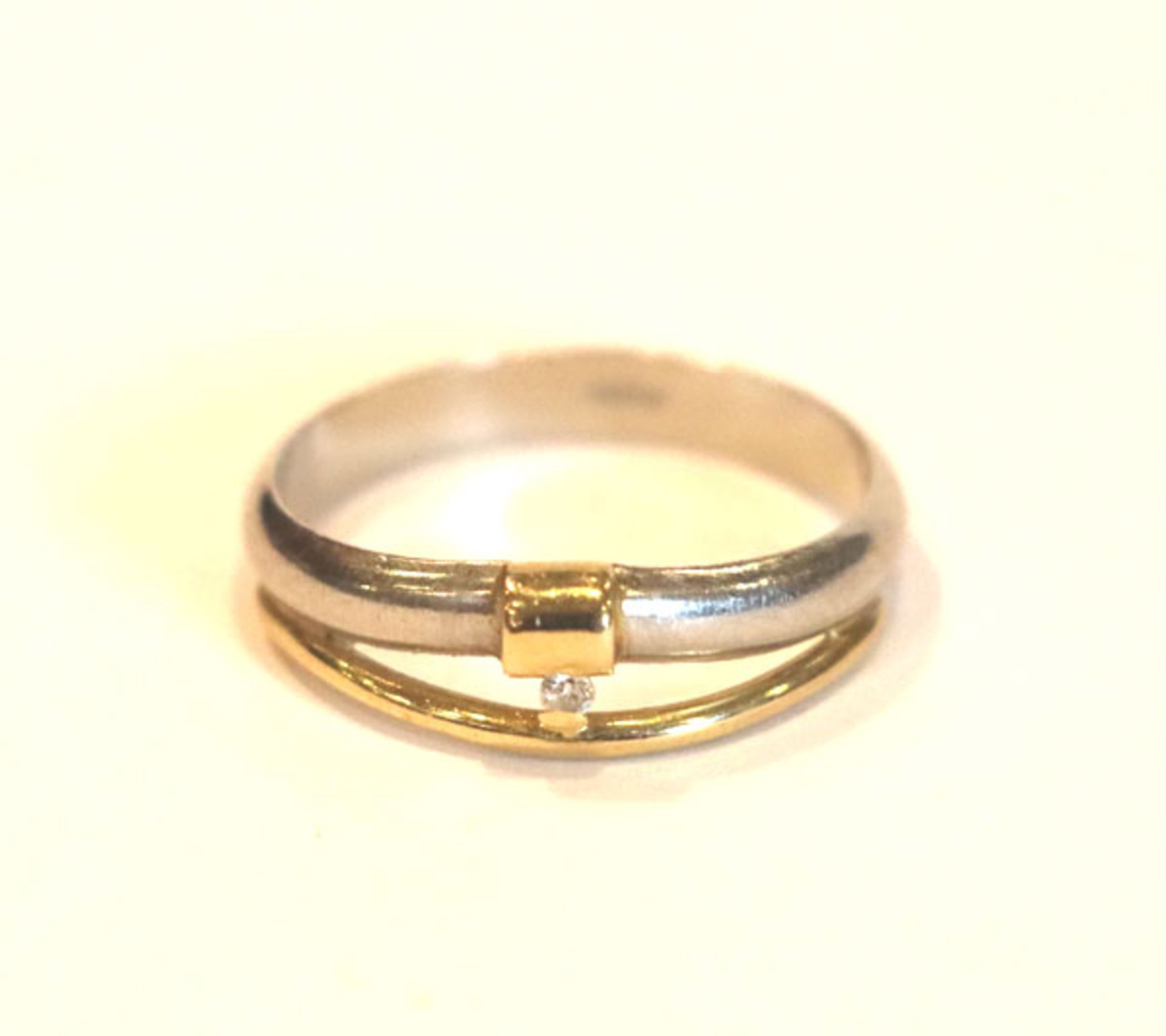 18 k Gelbgold/Platin Ring mit Diamant, 3,5 gr., Gr. 53