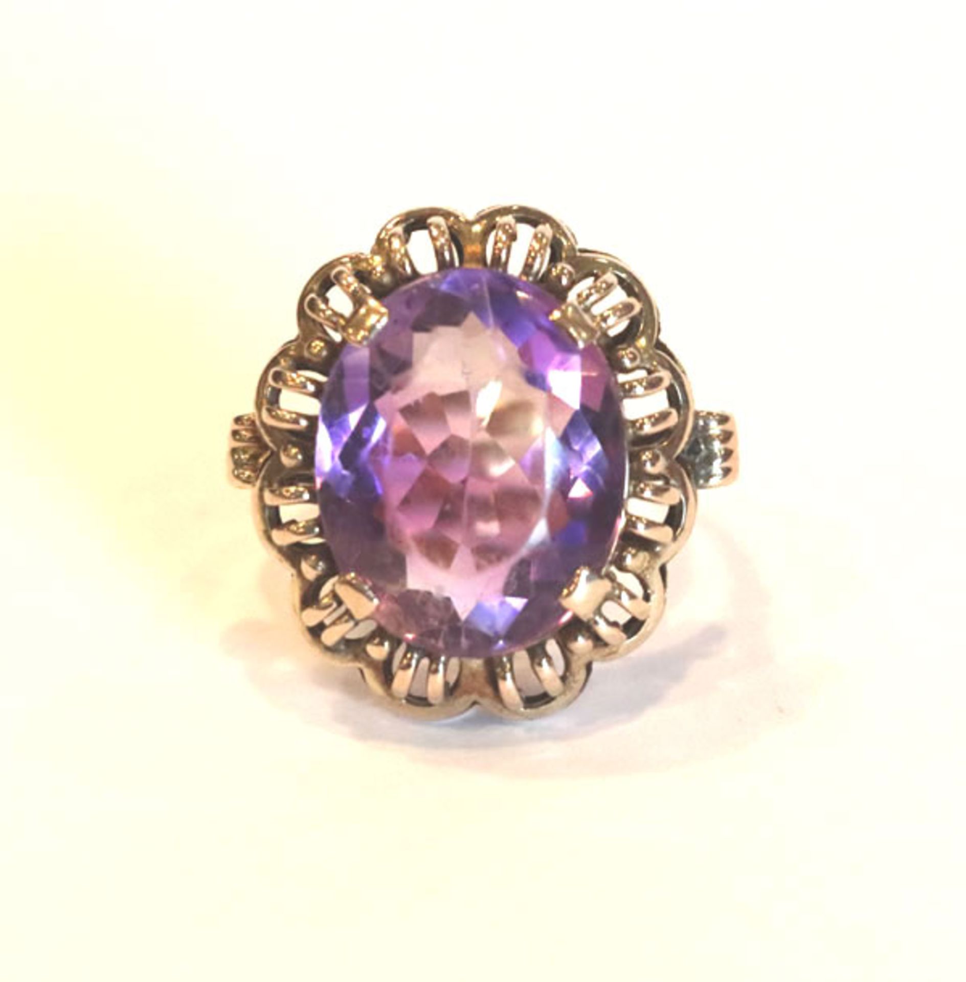 8 k Gelbgold Ring mit Amethyst, Gr. 62, 9,3 gr., ältere Handarbeit