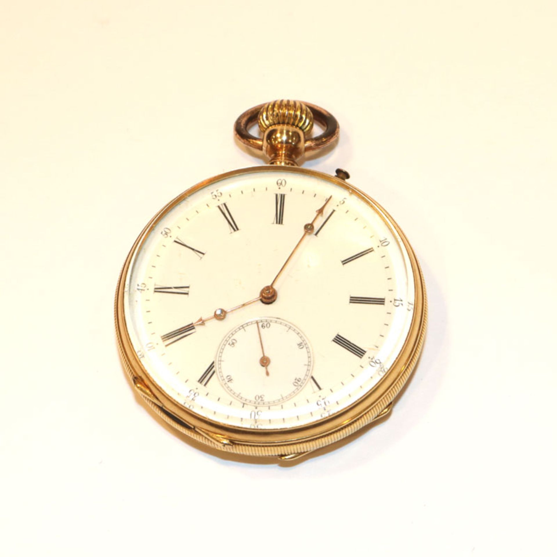 18 k Gelbgold Taschenuhr, 2 Deckel Gold, rückseitig fein graviert, 75,5 gr., D 4,8 cm