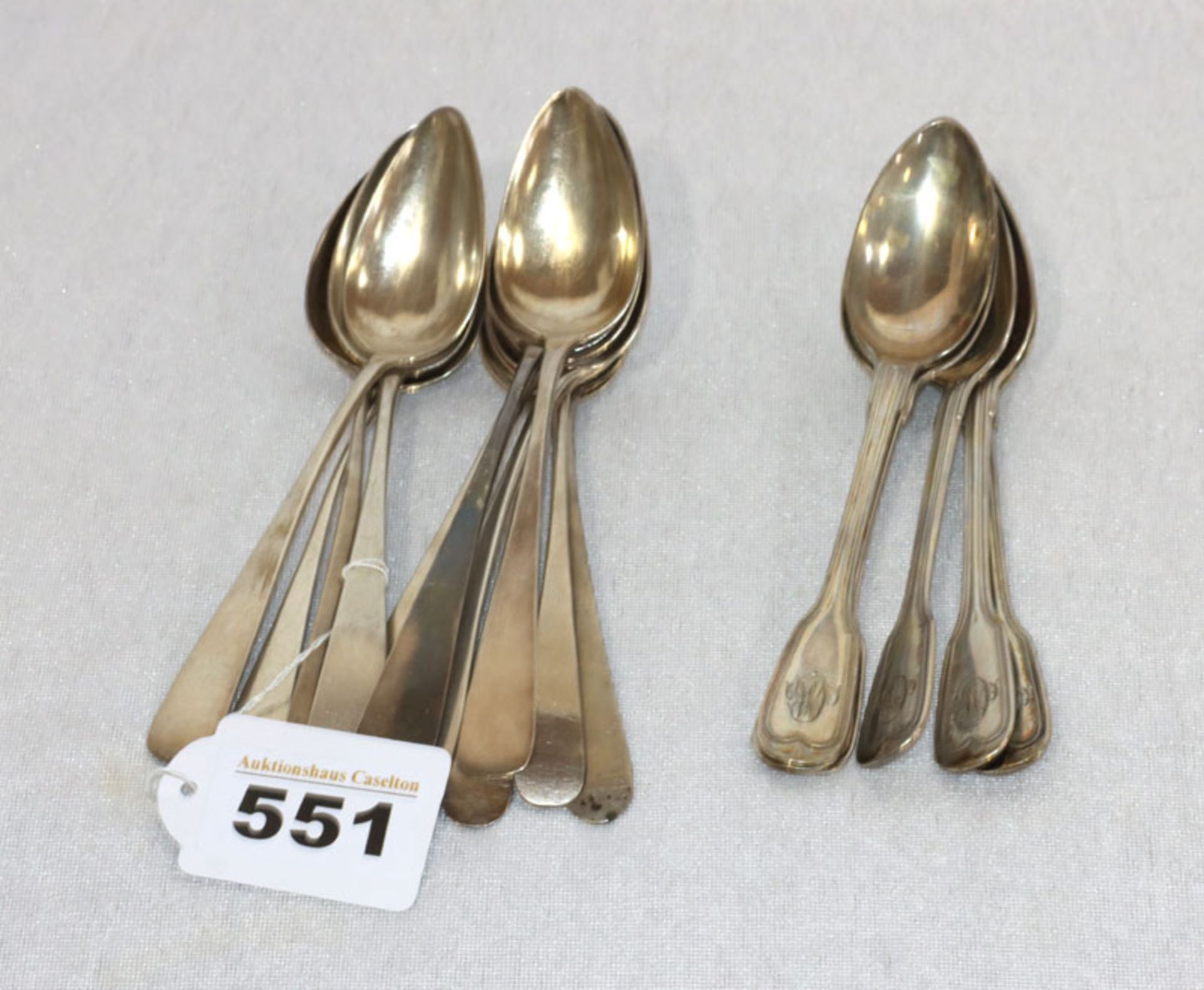 Silber Besteck-Konvolut, 278 gr., 6 Kaffeelöffel mit Monogrammgravur, 6 Kaffeelöffel, alles 12 Lot