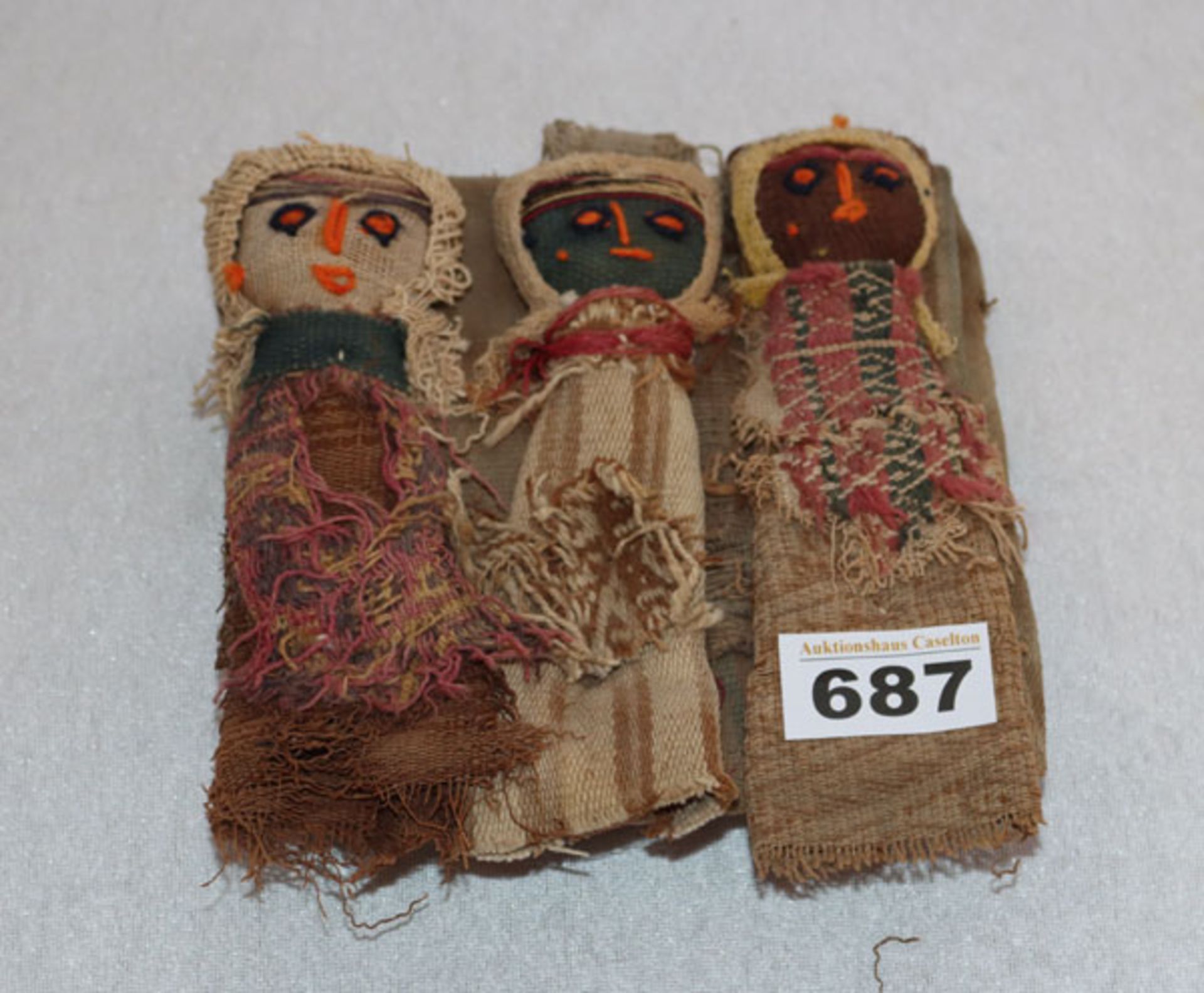 Grabbeigaben-Puppen der Chancay, Peru, Alter unbekannt, 3 Puppen aus verschiedenen alten