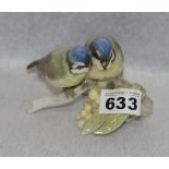 Hutschenreuther 'Vogelpaar auf Ast sitzend', Schwanz geklebt, H 8,5 cm