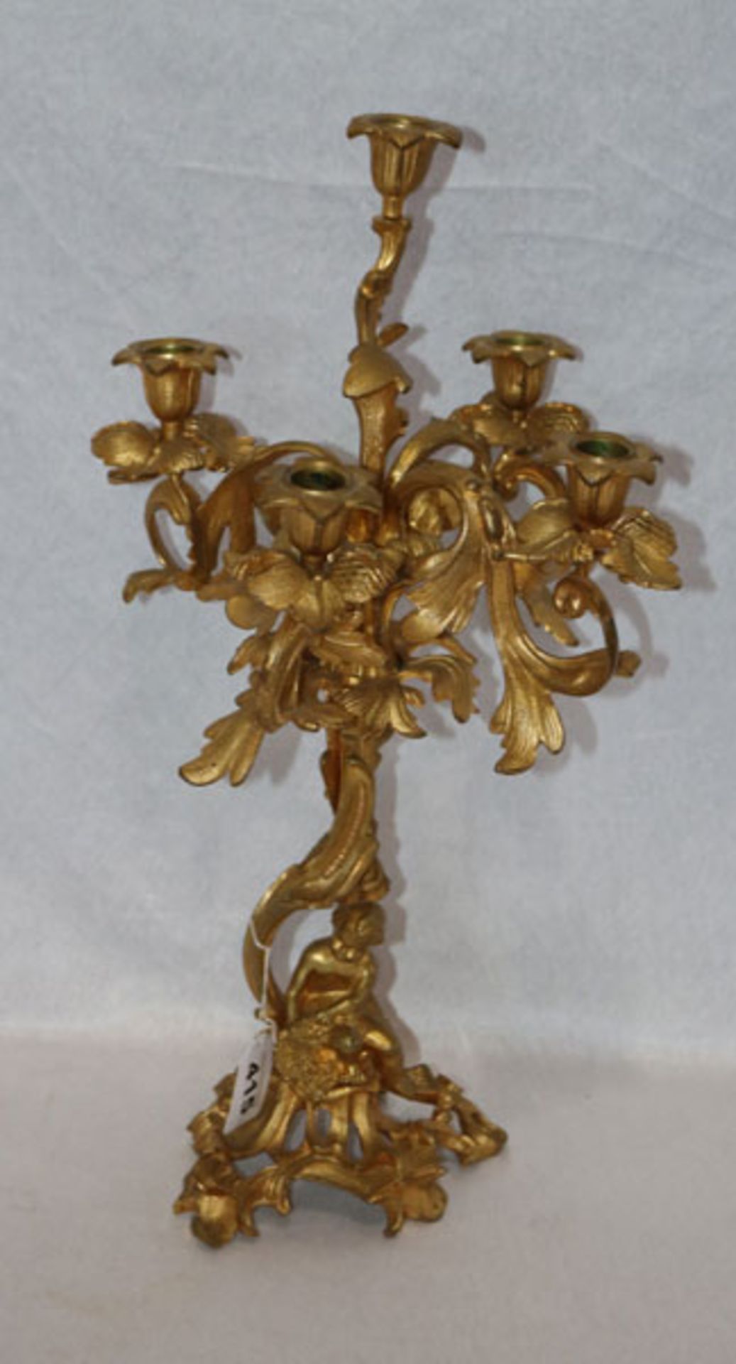 Kerzenleuchter, 5-armig mit Puttendekor, wohl feuervergoldete Bronze, H 51 cm, D 31 cm, teils