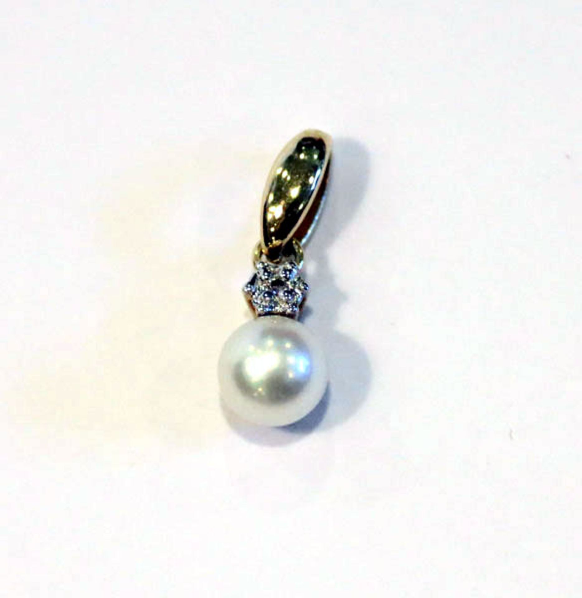 14 k Gelbgold Perlen-Anhänger mit kleinem Diamant, L 1,5 cm