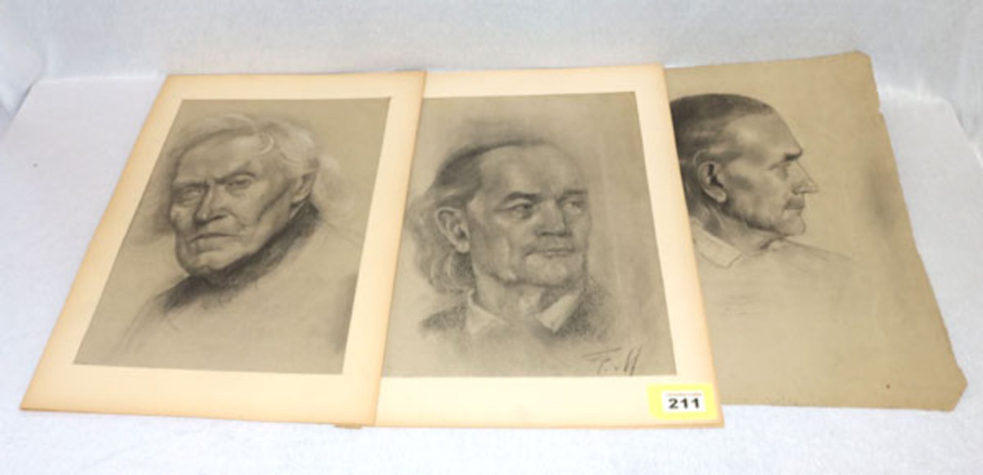3 Zeichnungen 'Herrenportraits', eines monogrammiert, 2 mit Passepartout, Blätter und Passepartout