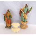 2 Holzskulpturen 'Jesus mit Palmwedel', farbig gefaßt, einer auf passenden Sockel montiert, H 32 cm,