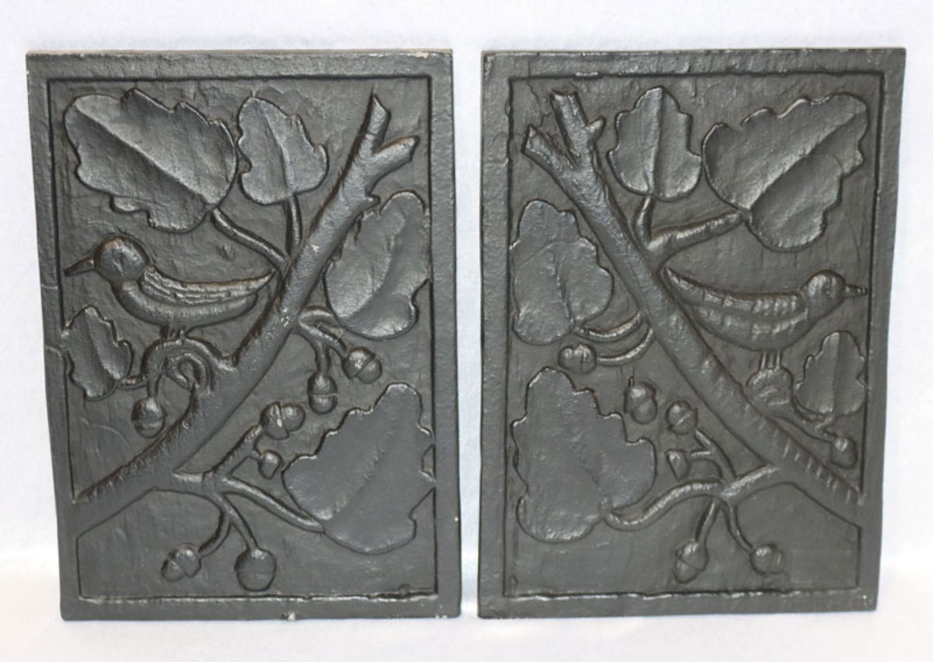 2 Metallguß Reliefplatten 'Vogeldekor im Eichenbaum', 37 cm x 26 cm