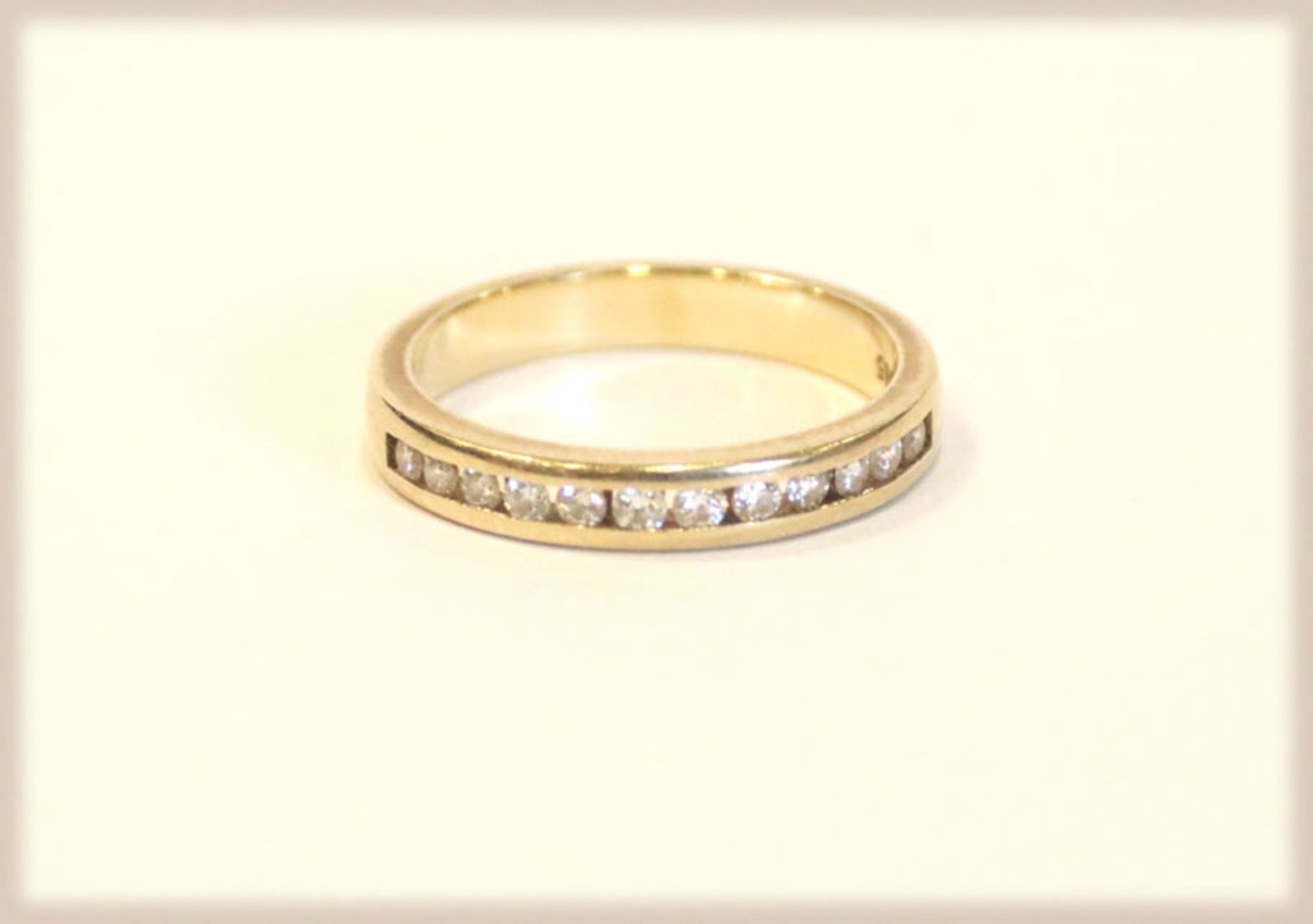 14 k Gelbgold Ring mit 12 Diamanten, 3,2 gr., Gr. 54