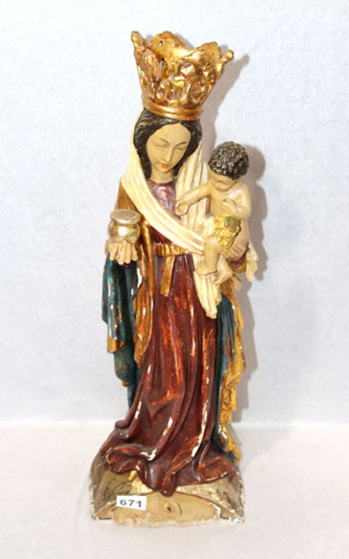 Holz Figurenskulptur 'Hallgartener Madonna', Krone und Fassung teils beschädigt, H 61 cm, B 23 cm, T