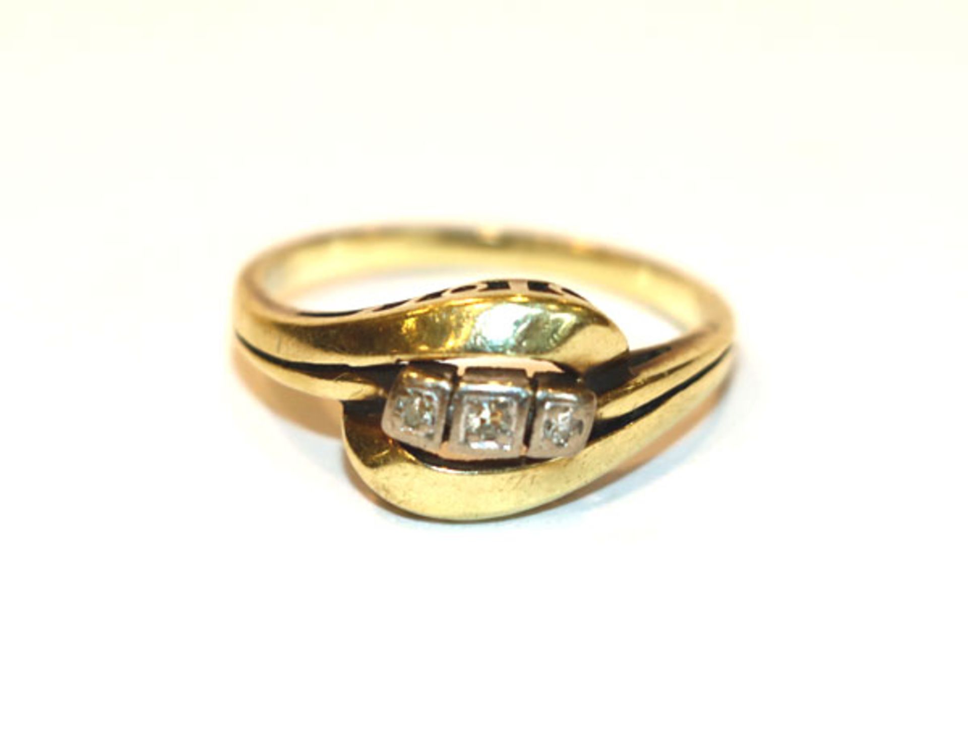 14 k Gelbgold Ring mit 3 in Weißgold gefaßten Diamanten, 3,9 gr., Gr. 56