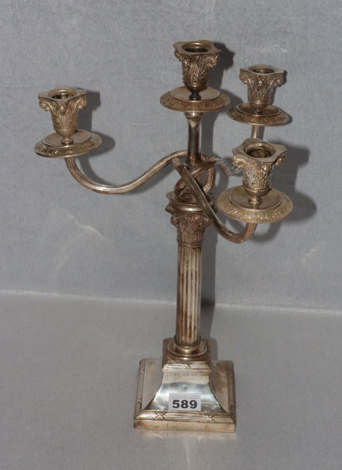 Kerzenleuchter in verschlungener Form mit Reliefdekor, 4-armig, 800 Silber, 825 gr., H 45 cm, D 34