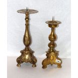 2 Messing Kerzenleuchter in verschiedenen Formen, H 36/43 cm, Gebrauchsspuren