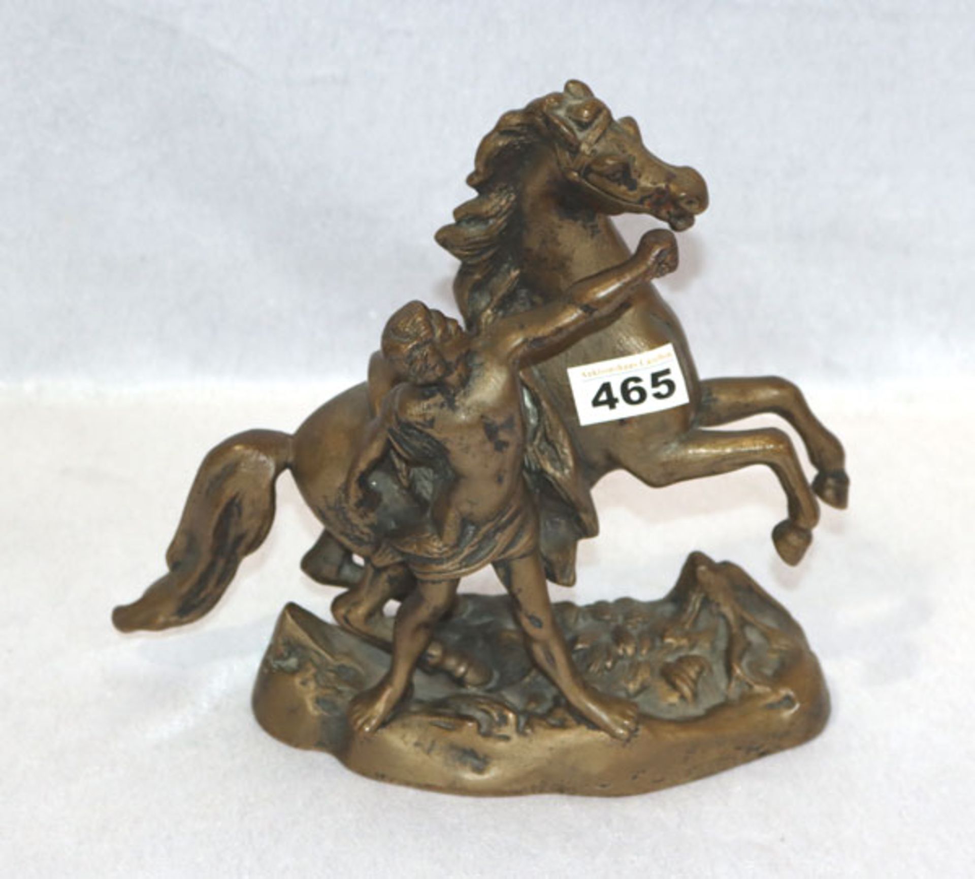 Metall Figur 'Mann mit Pferd', komplett ?, H 25 cm, L 29 cm, Altersspuren