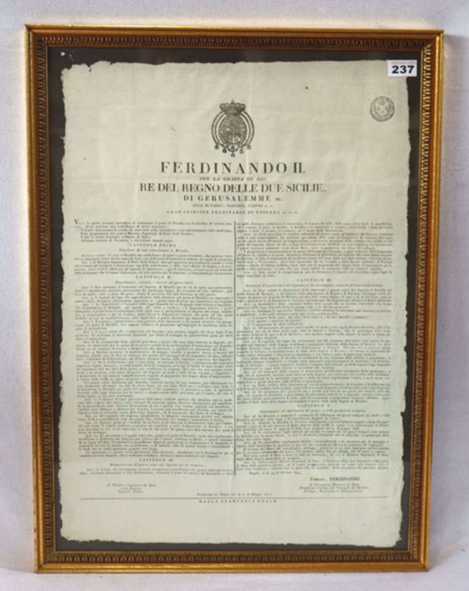 Druck einer Proklamation von Ferninando II, datiert 1845, unter Glas gerahmt, Rahmen beschädigt,