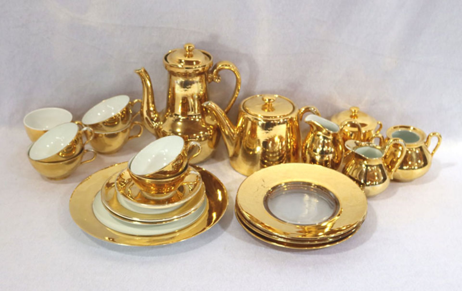 Porzellan Konvolut, Royal Worcester und Limoges, goldfarben, Kaffee- und Teekanne, 2 Milchkännchen