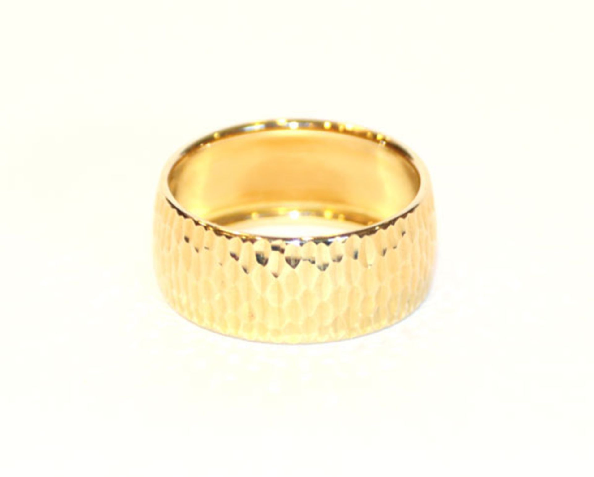 14 k Gelbgold Ring mit Reliefdekor, 1,78 gr., Gr. 54, neuwertig