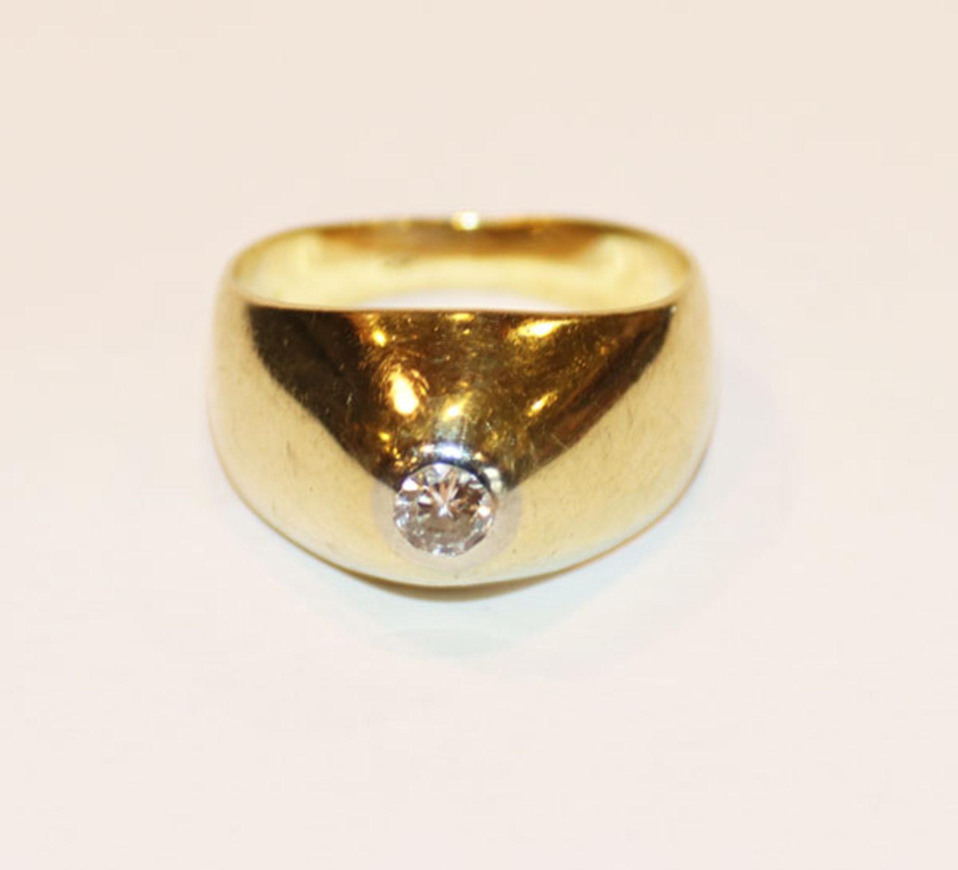 14 k Gelbgold Ring mit Diamant, 5,7 gr., Gr. 51