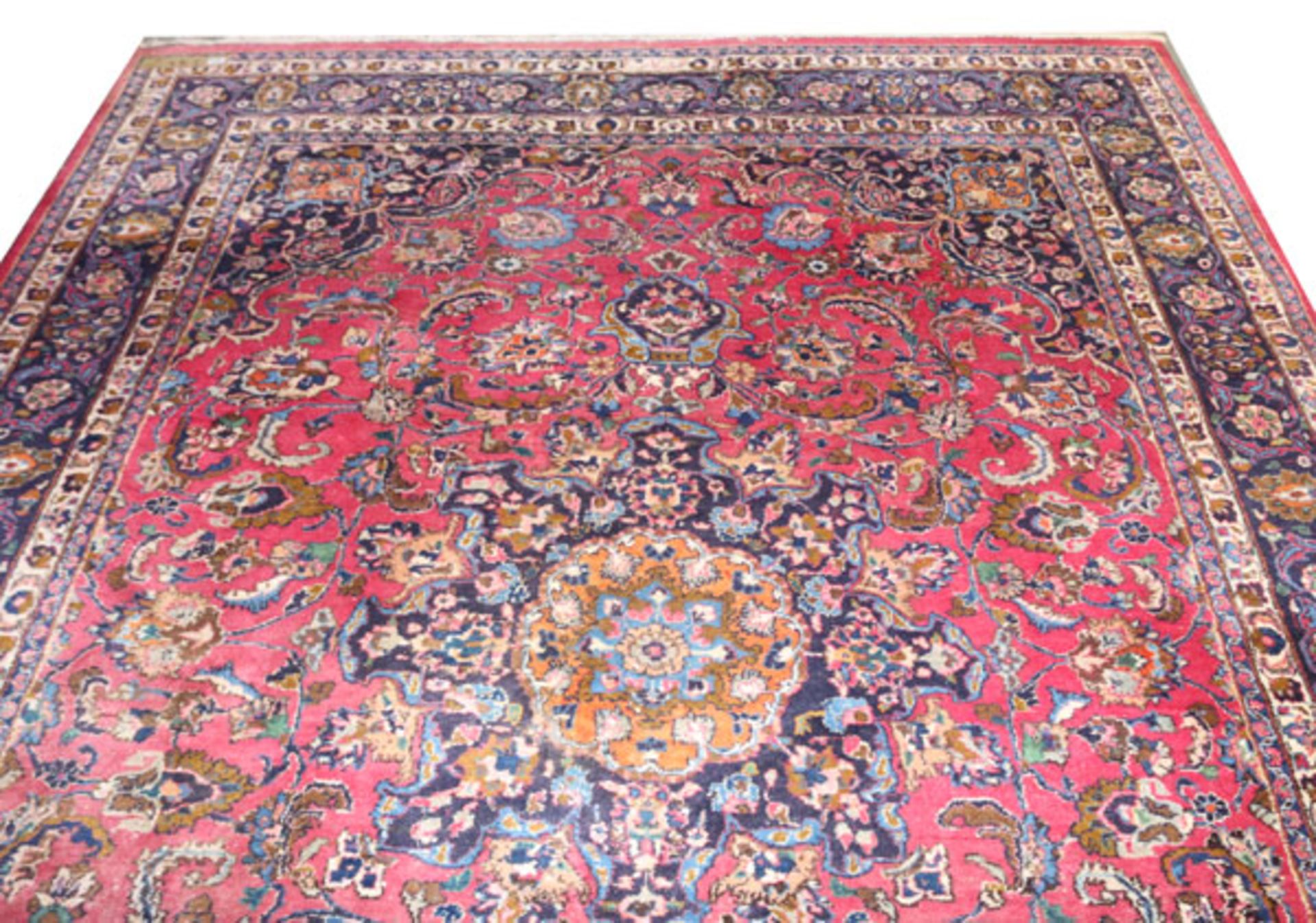 Teppich, Täbriz, rot/bunt, Gebrauchsspuren, teils stark abgetreten, 320 cm x 240 cm