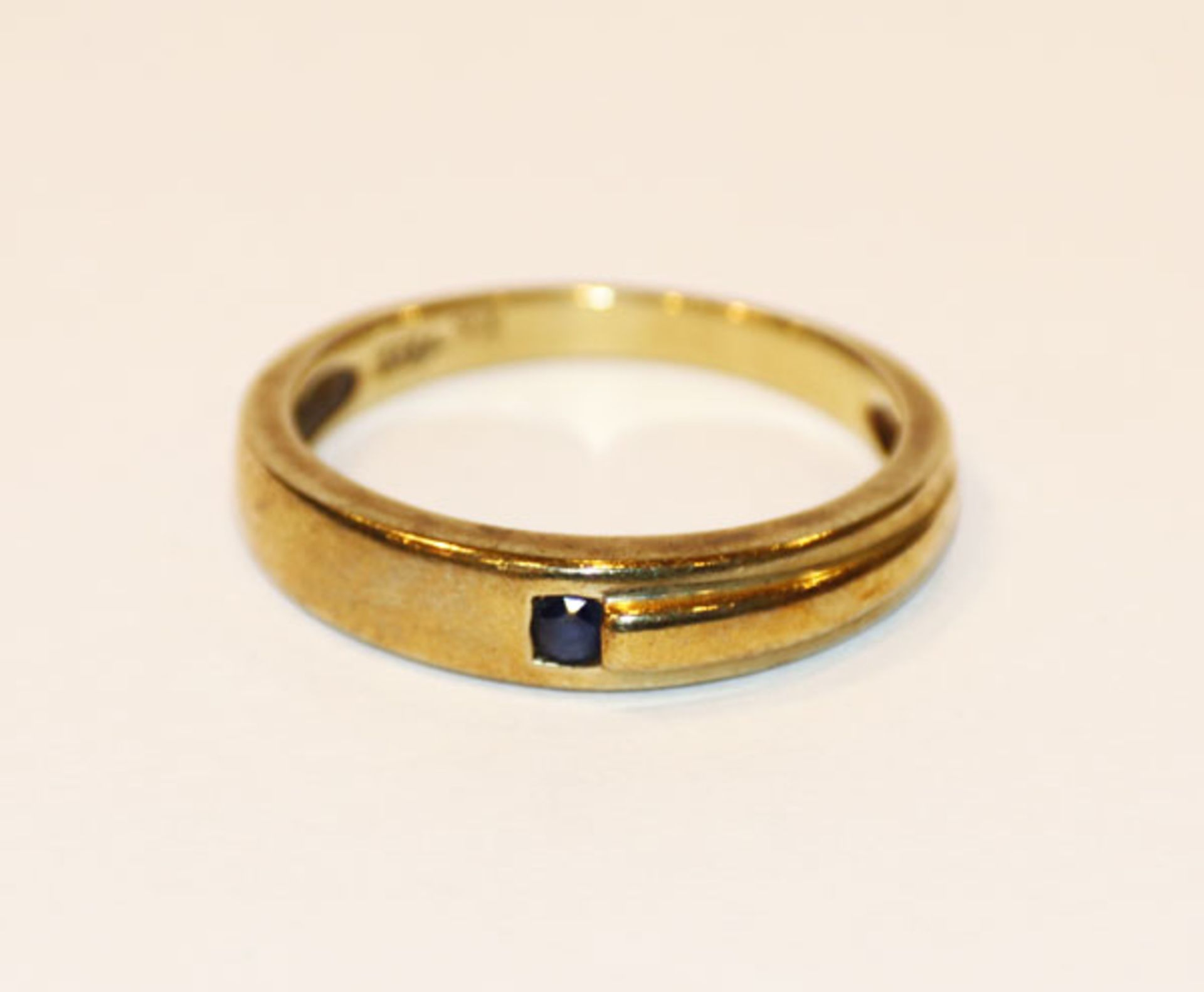 8 k Gelbgold Ring mit Safir, 3 gr., Gr. 58