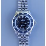 A 1976 gent's stainless steel Rolex Oyster Perpetual Submariner bracelet wrist watch 5513, C/N