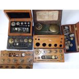 Various cases containing small weights.