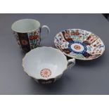 An 18thC Worcester porcelain Japan pattern trio, the low cup & saucer having fluted rims, underglaze