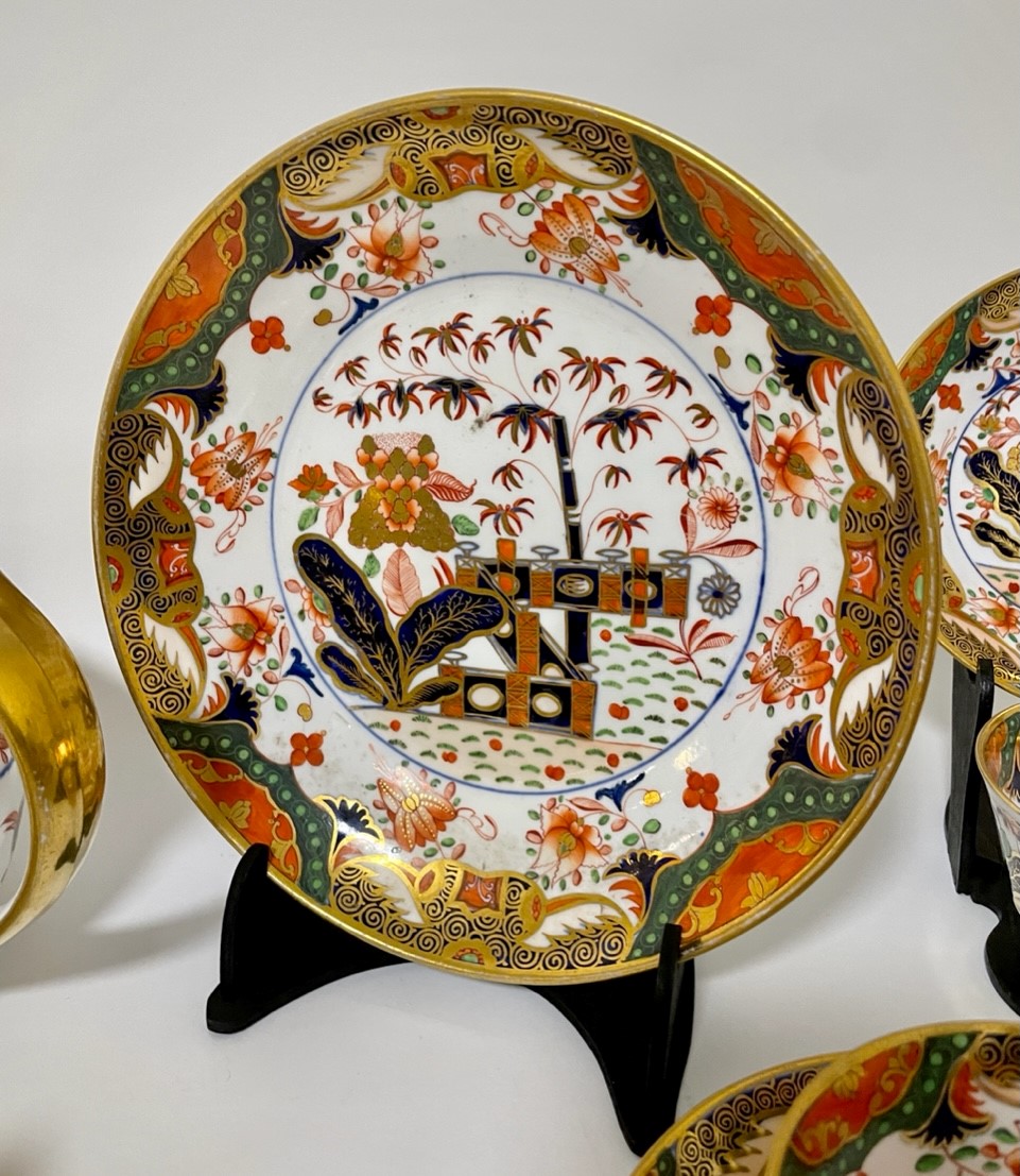 An early 19thC 40 piece Spode Japan pattern tea set, comprising; teapot, covered sugar bowl, slop - Image 4 of 15