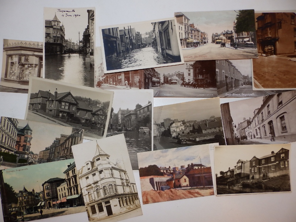 17 early postcards relating to Teignmouth, street scenes including photographic view of the 1924 - Image 2 of 2