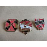 SPEEDWAY - SWINDON GILT BADGES X 3