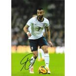 ENGLAND / ARSENAL / CHELSEA - ASHLEY COLE AUTOGRAPHED PHOTO