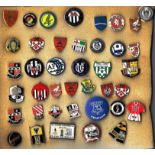 COLLECTION OF FOOTBALL BADGES MOSTLY NON LGE CLUBS X 40