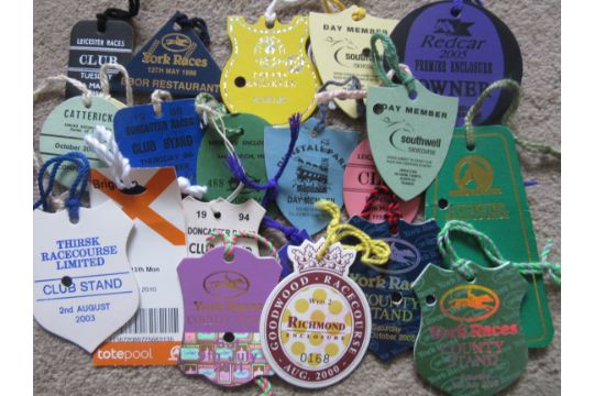 COLLECTION OF HORSE RACING BADGES X 73