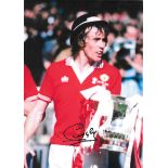 MANCHESTER UNITED - SAMMY McLLROY AUTOGRAPHED PHOTO