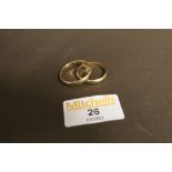 Two 9 ct gold wedding bands,